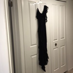 Smashing “Cache’” evening dress 🤩🤩🤩